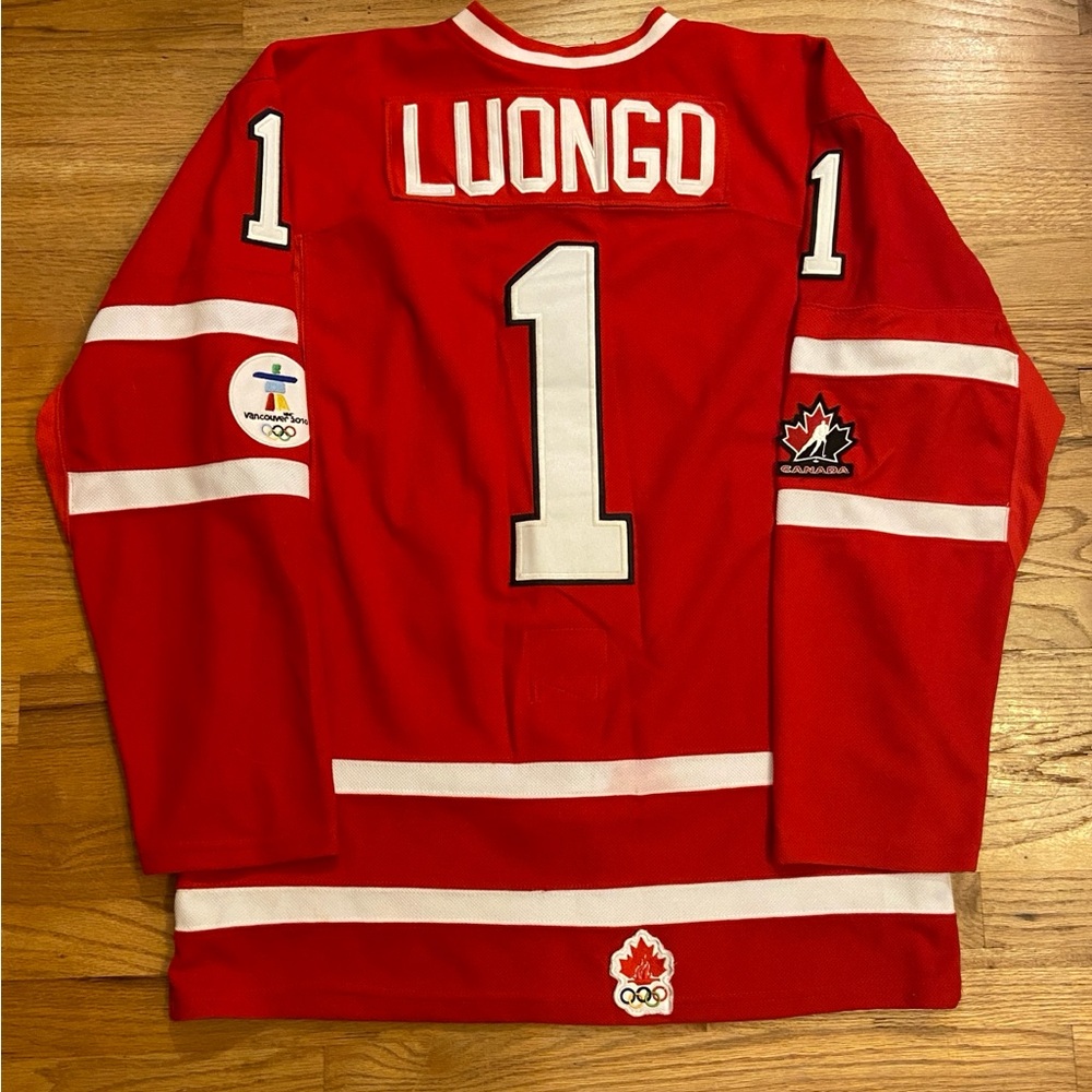 Team Canada Roberto Luongo hockey jersey